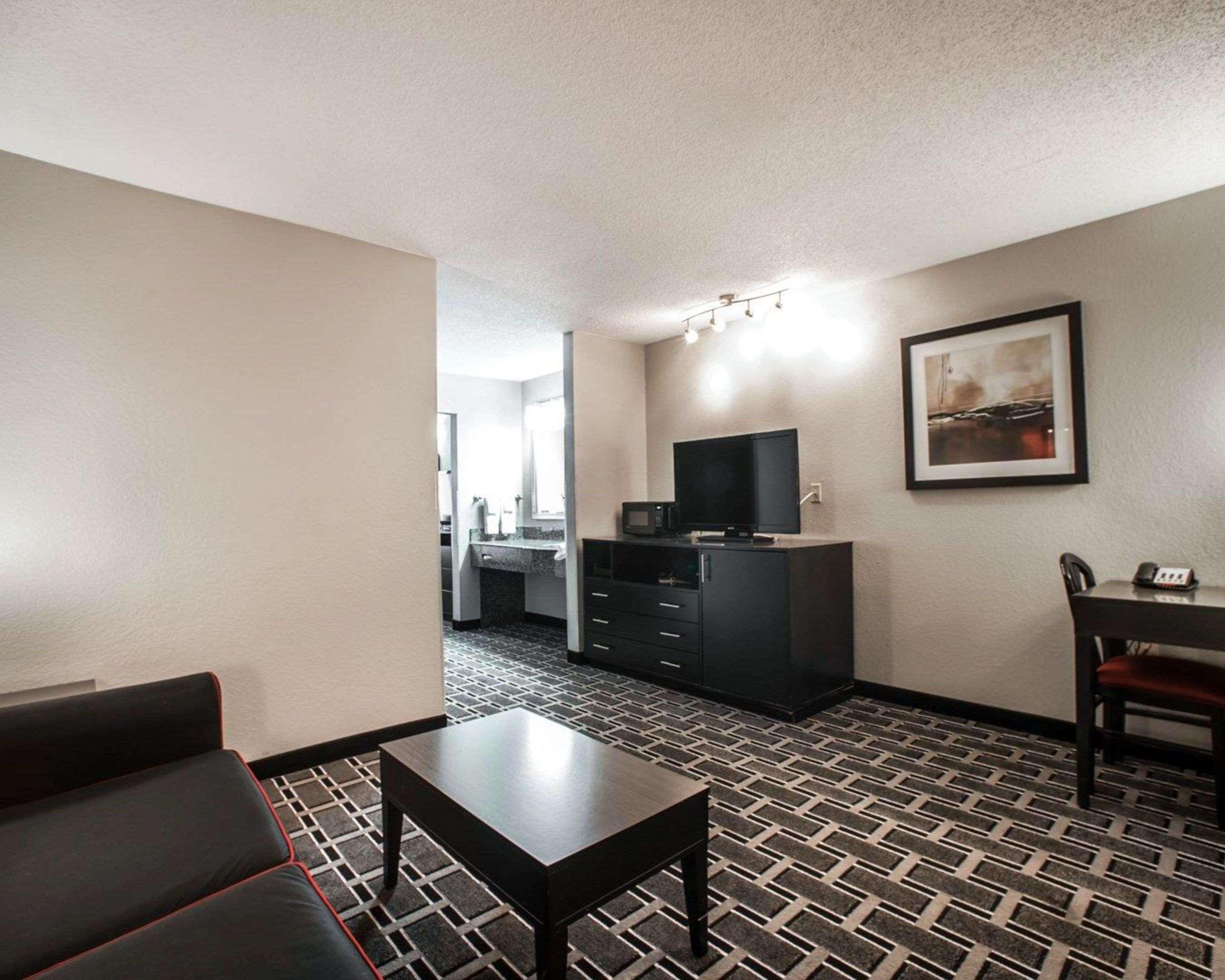Comfort Suites Nashville Airport - Bna Buitenkant foto
