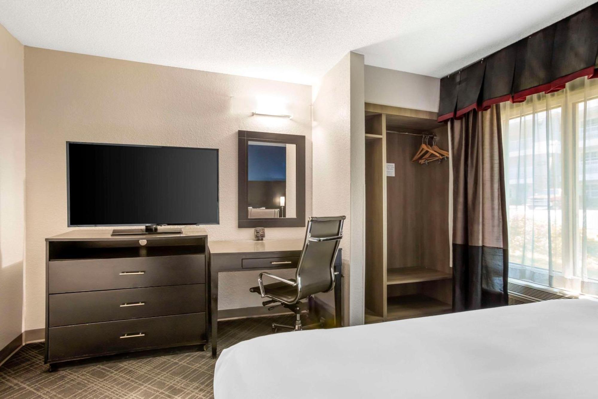 Comfort Suites Nashville Airport - Bna Buitenkant foto