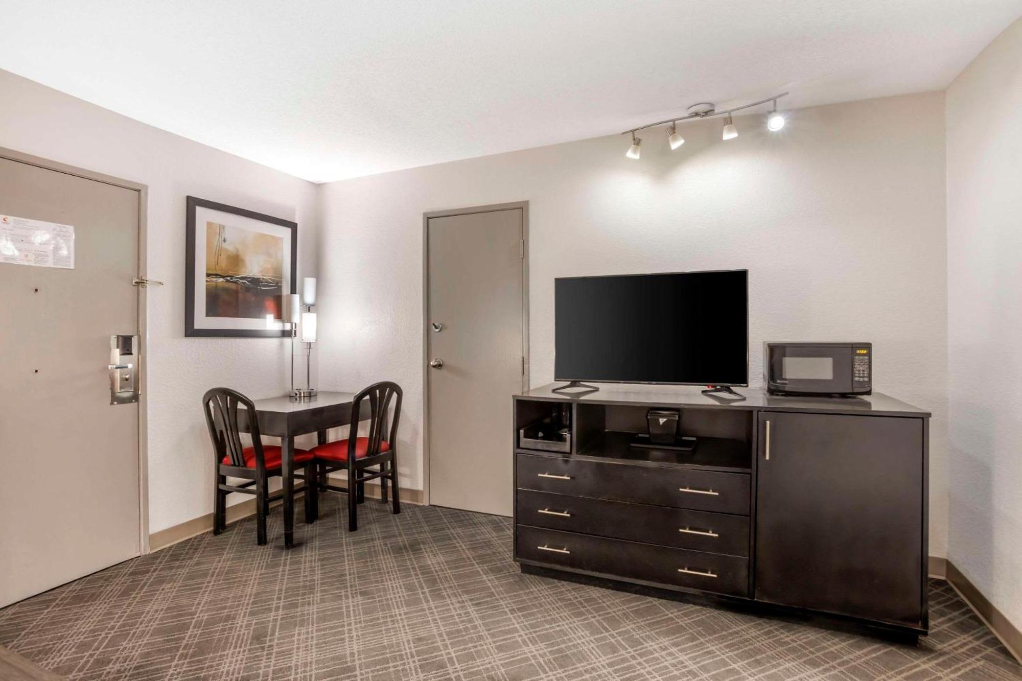 Comfort Suites Nashville Airport - Bna Buitenkant foto